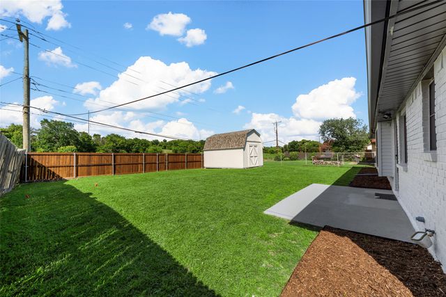 2413 Whippoorwill Drive, Mesquite, TX 75149