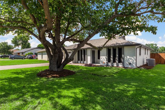 2413 Whippoorwill Drive, Mesquite, TX 75149