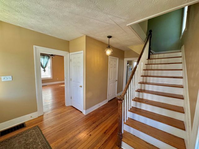 805 SUDBURY ST, Staunton, VA 24401