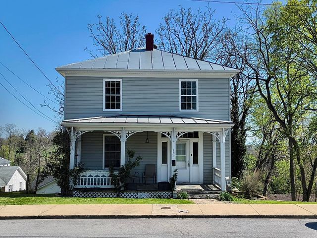 805 SUDBURY ST, Staunton, VA 24401