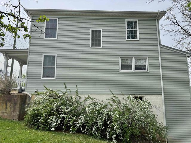 805 SUDBURY ST, Staunton, VA 24401