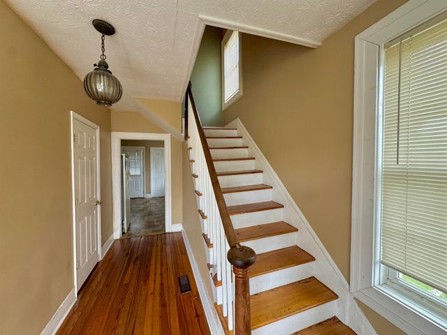 805 SUDBURY ST, Staunton, VA 24401