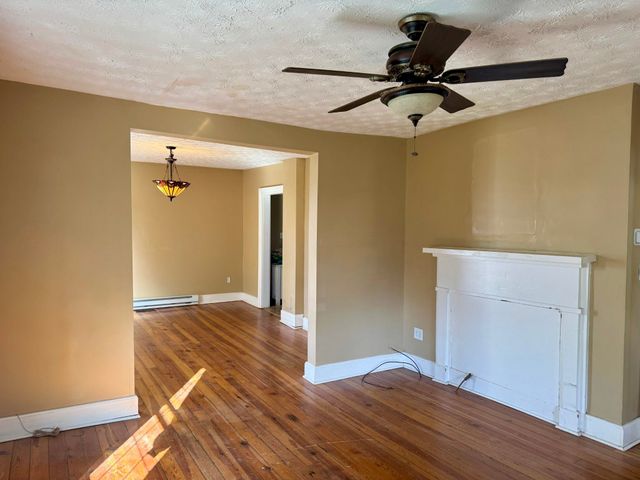 805 SUDBURY ST, Staunton, VA 24401
