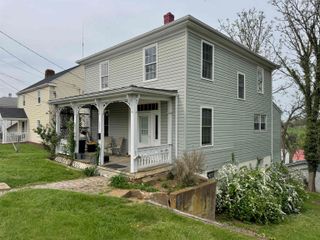 805 SUDBURY ST, Staunton, VA 24401