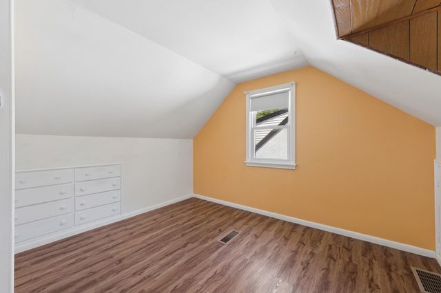 402 Jefferson Avenue S, Edina, MN 55343