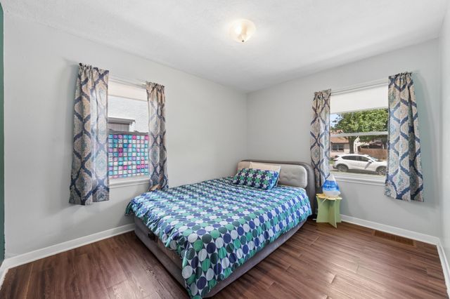 402 Jefferson Avenue S, Edina, MN 55343