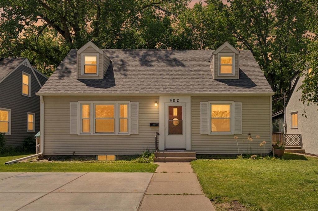 402 Jefferson Avenue S, Edina, MN 55343