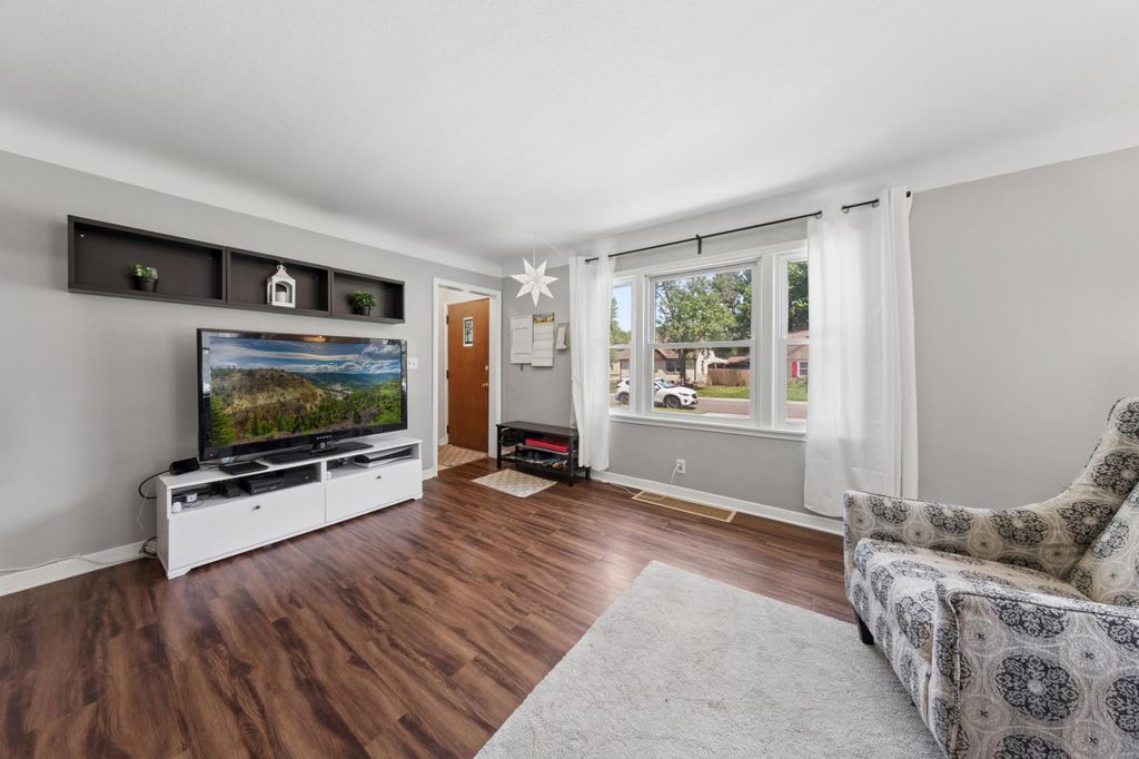 402 Jefferson Avenue S, Edina, MN 55343 — photo 3
