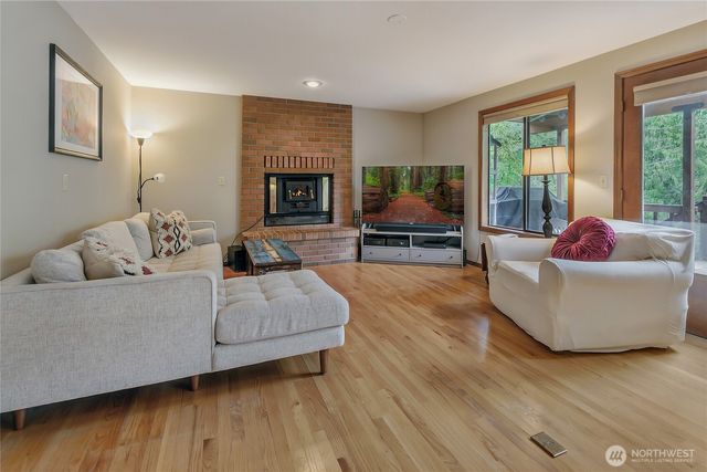 32611 8th Avenue SW, Federal Way, WA 98023