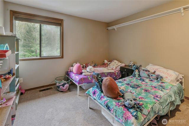 32611 8th Avenue SW, Federal Way, WA 98023