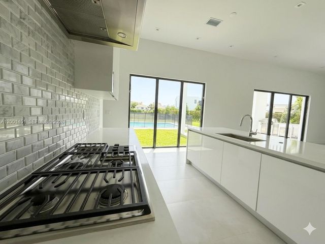 16776 Natures Way, Weston, FL 33326