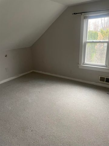 17 Iroquois Avenue, Essex Junction, VT 05452