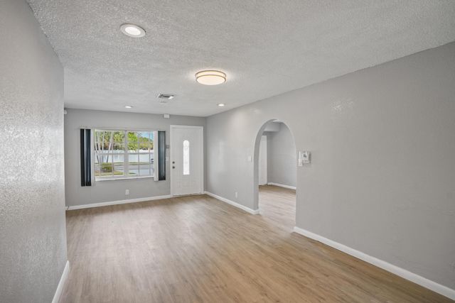 417 SW 8th Avenue, Delray Beach, FL 33444