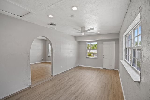 417 SW 8th Avenue, Delray Beach, FL 33444