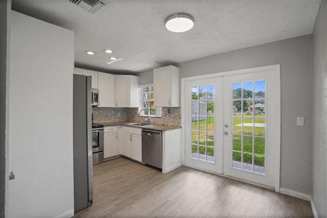 417 SW 8th Avenue, Delray Beach, FL 33444