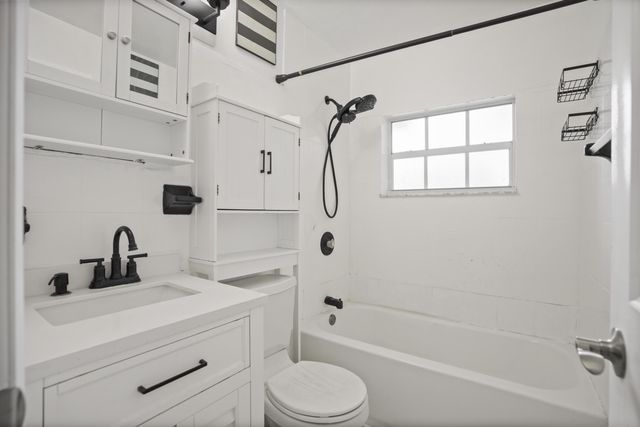 417 SW 8th Avenue, Delray Beach, FL 33444