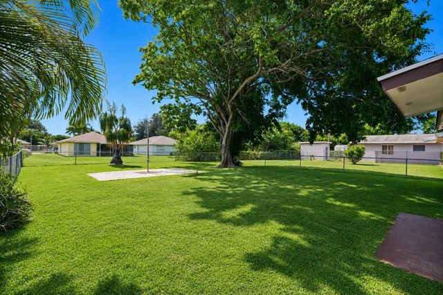 417 SW 8th Avenue, Delray Beach, FL 33444
