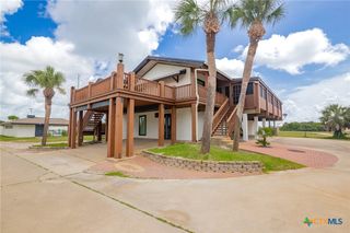 2133 W Maple St Street, Port O'connor, TX 77982