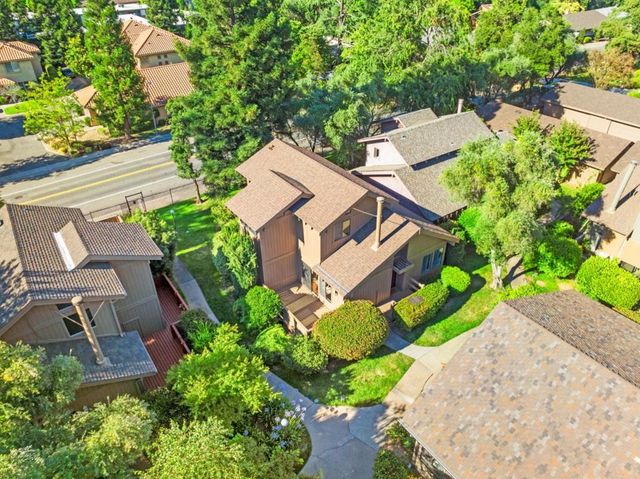 5904 Oak Avenue, Carmichael, CA 95608