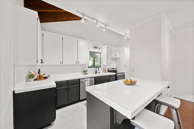 5904 Oak Avenue, Carmichael, CA 95608