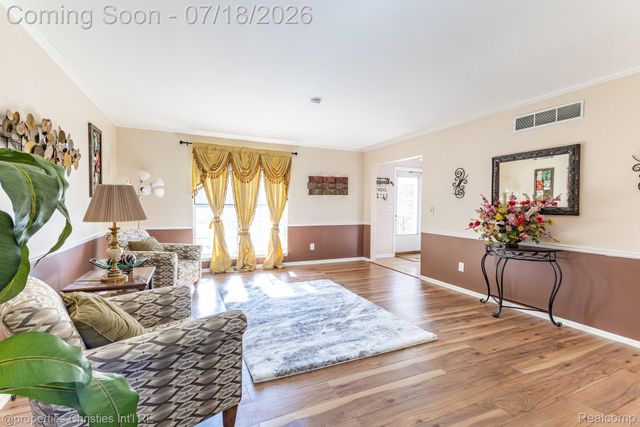 45568 Margate Drive, Macomb Township, MI 48044