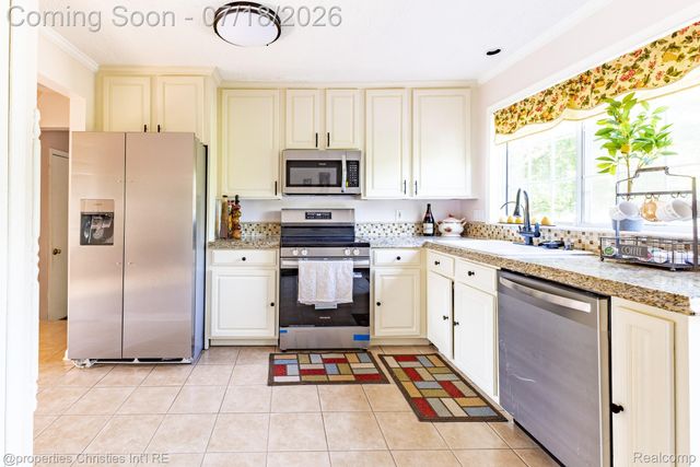 45568 Margate Drive, Macomb Township, MI 48044
