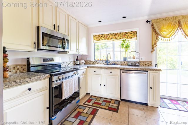 45568 Margate Drive, Macomb Township, MI 48044