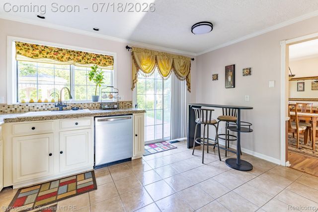 45568 Margate Drive, Macomb Township, MI 48044