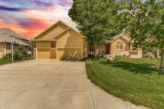 126 S Coach House Rd, Wichita, KS 67235