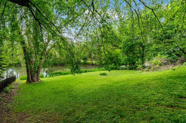 5801x Interlachen Boulevard, Edina, MN 55436