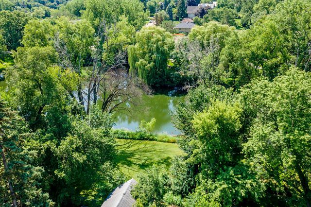 5801x Interlachen Boulevard, Edina, MN 55436