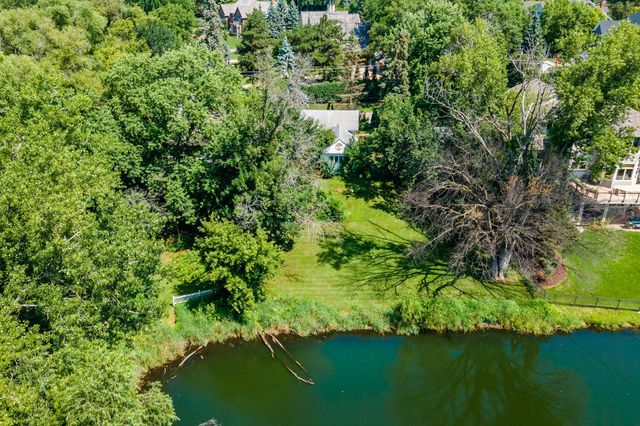 5801x Interlachen Boulevard, Edina, MN 55436