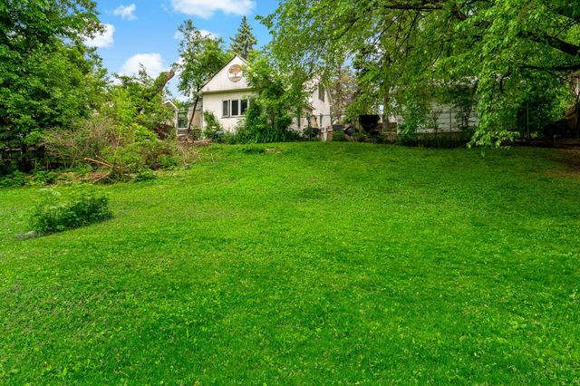 5801x Interlachen Boulevard, Edina, MN 55436