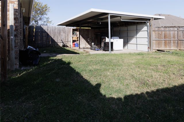 2910 Tanglewood Drive, Lancaster, TX 75134