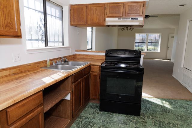 2910 Tanglewood Drive, Lancaster, TX 75134