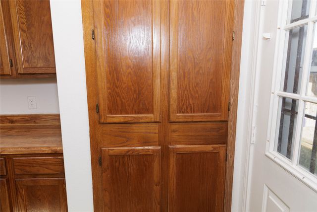 2910 Tanglewood Drive, Lancaster, TX 75134