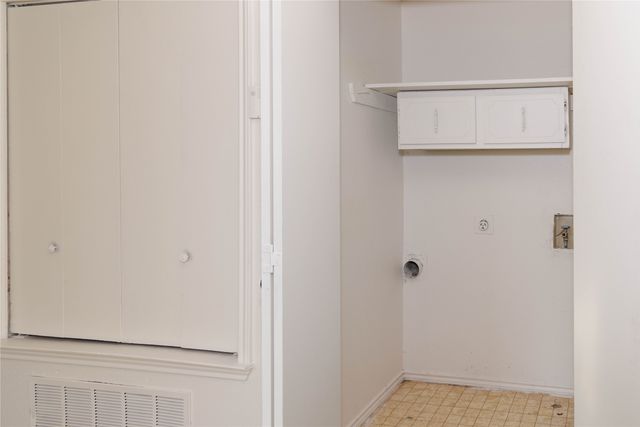 2910 Tanglewood Drive, Lancaster, TX 75134