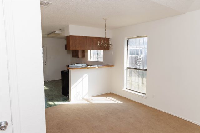 2910 Tanglewood Drive, Lancaster, TX 75134