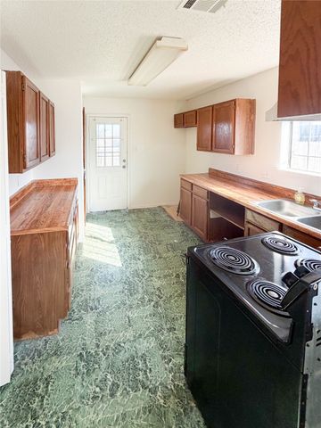 2910 Tanglewood Drive, Lancaster, TX 75134