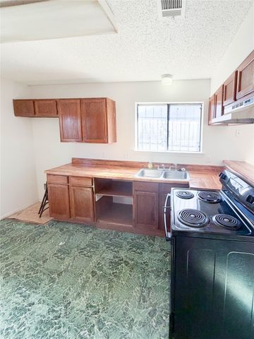 2910 Tanglewood Drive, Lancaster, TX 75134