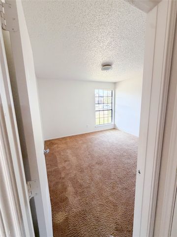 2910 Tanglewood Drive, Lancaster, TX 75134