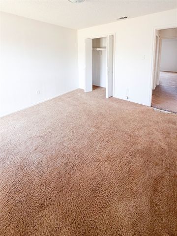 2910 Tanglewood Drive, Lancaster, TX 75134