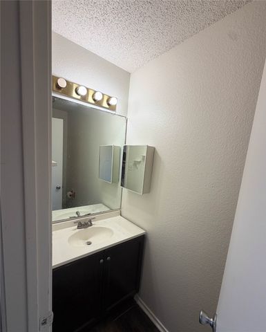 2910 Tanglewood Drive, Lancaster, TX 75134