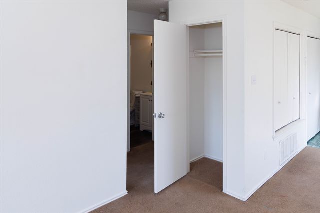 2910 Tanglewood Drive, Lancaster, TX 75134