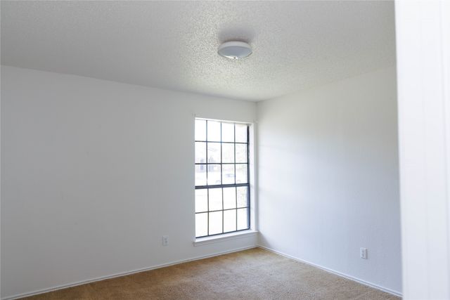 2910 Tanglewood Drive, Lancaster, TX 75134