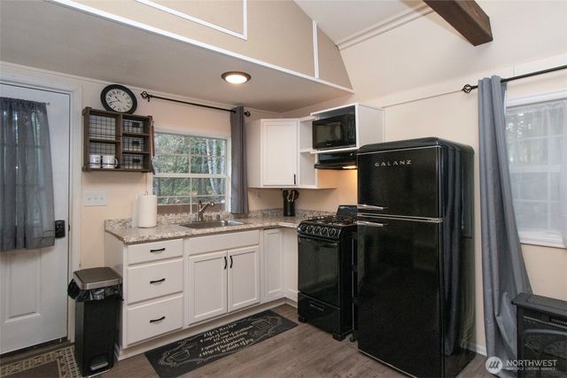 131 Robinson Road, Port Angeles, WA 98362