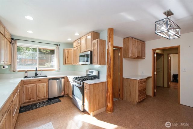 131 Robinson Road, Port Angeles, WA 98362