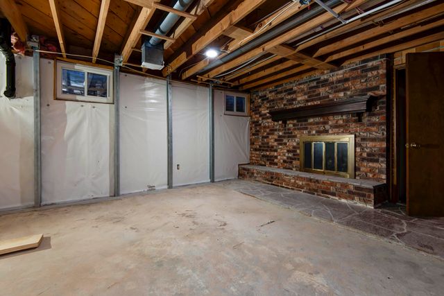 7017 W Farm Road 124, Springfield, MO 65802