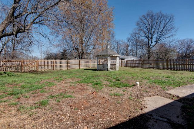 7017 W Farm Road 124, Springfield, MO 65802