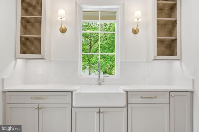 6008 OAKDALE RD, Mclean, VA 22101